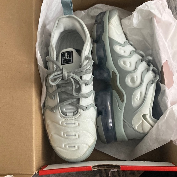 Womens Nike Air Vapormax Plus - Picture 4 of 5
